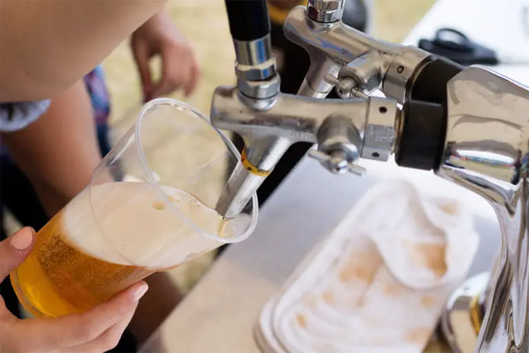Everything To Know About Draft Or Draught Beer Liquid Bread Mag