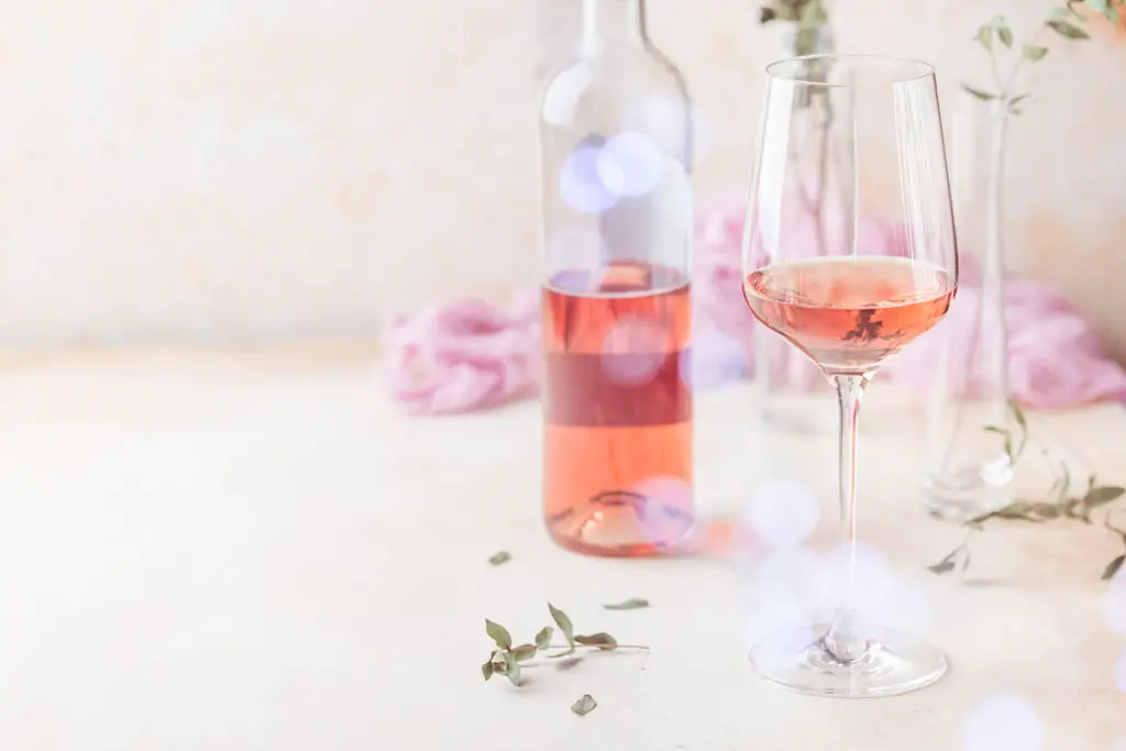 Rosé wine goes well with all kinds of chili.