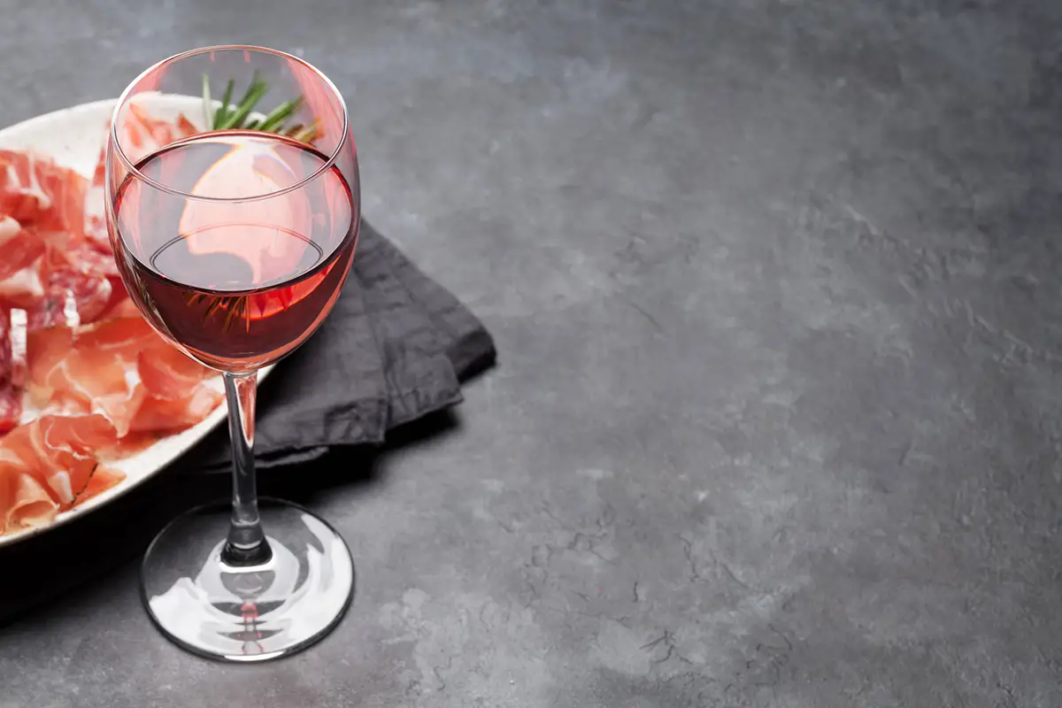 Ham It Up With the Right Wine! (8 Types of Wine for Ham) Liquid Bread Mag